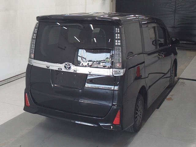 TOYOTA VOXY 2014
