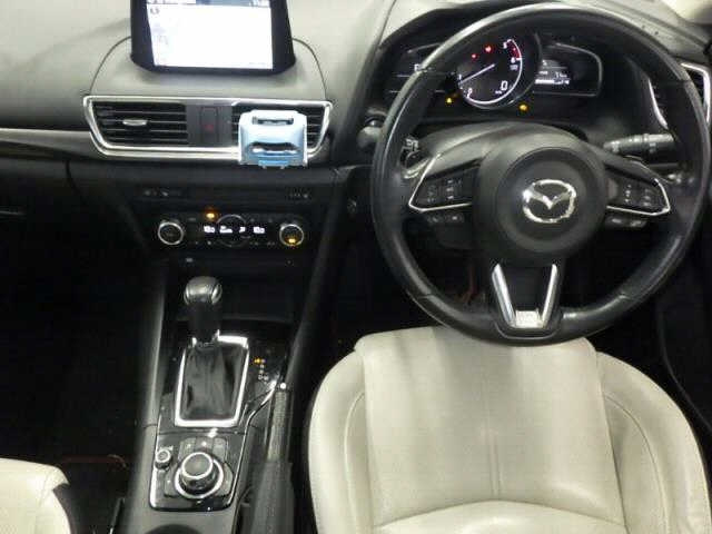 MAZDA AXELA 2016