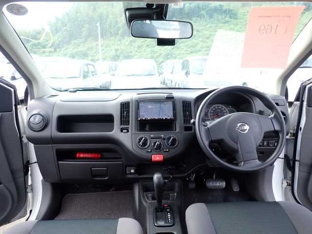 NISSAN AD 2017