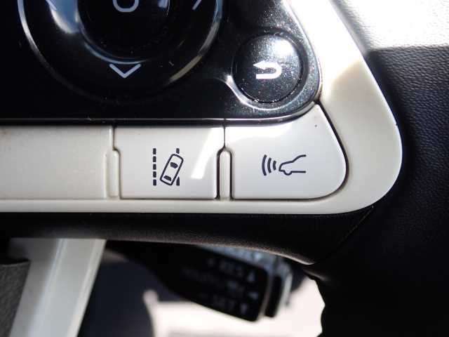 TOYOTA PRIUS 2018