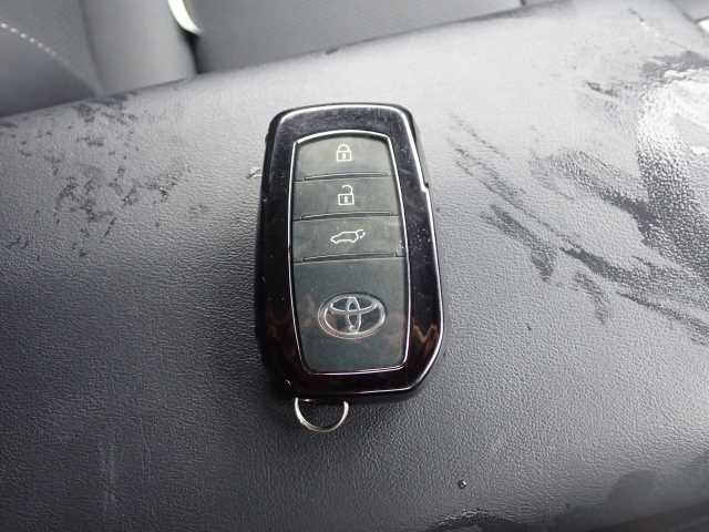 TOYOTA PRIUS 2023