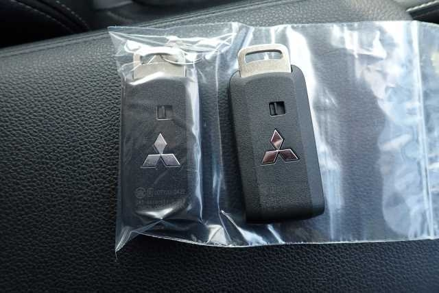 MITSUBISHI OUTLANDER PHEV 2015