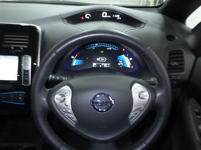 NISSAN LEAF 2016