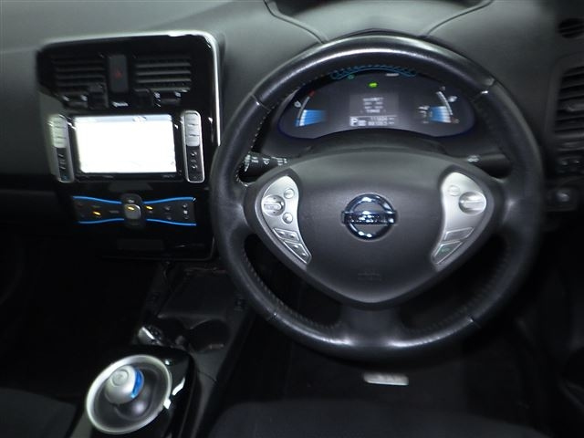 NISSAN LEAF 2016
