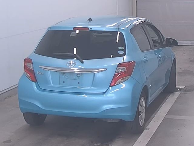 TOYOTA VITZ 2015