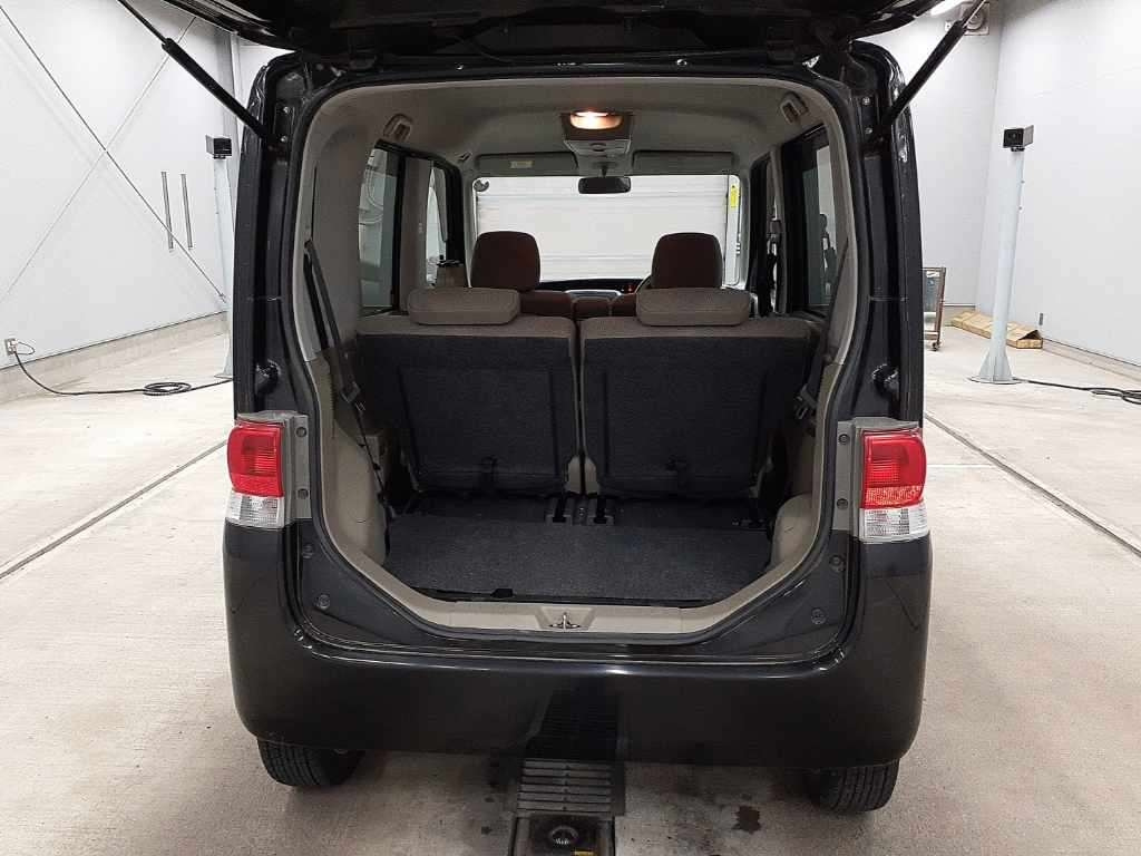 DAIHATSU TANTO 2011