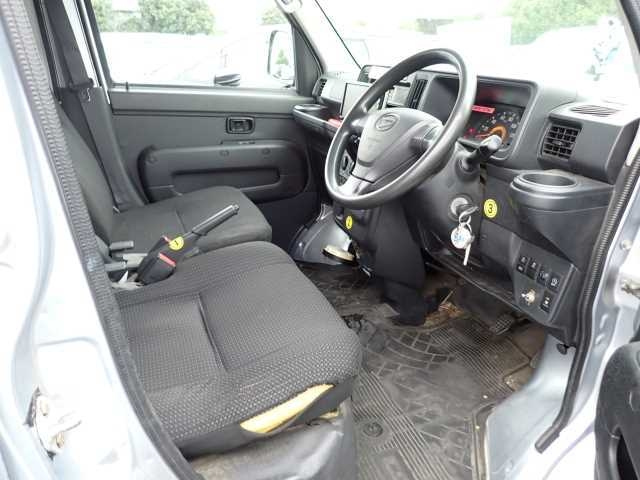 DAIHATSU HIJET VAN 2018
