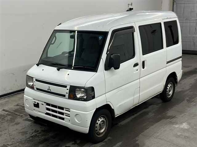 MITSUBISHI MINICAB VAN 2011