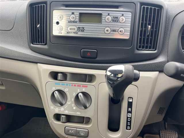 DAIHATSU MIRA E S 2012