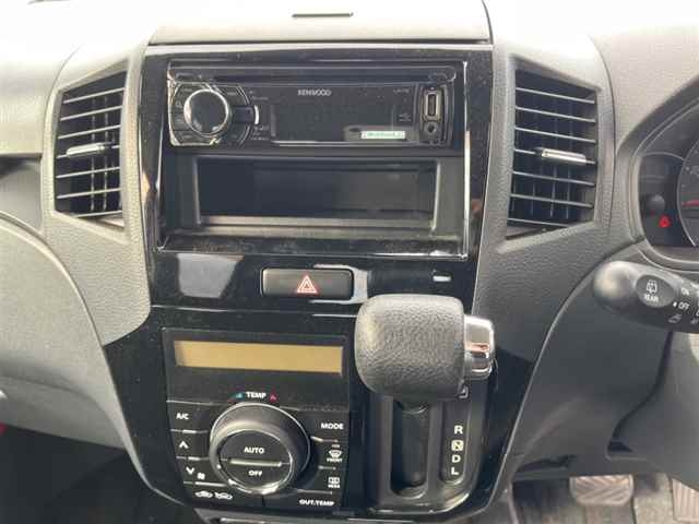 NISSAN ROOX 2013