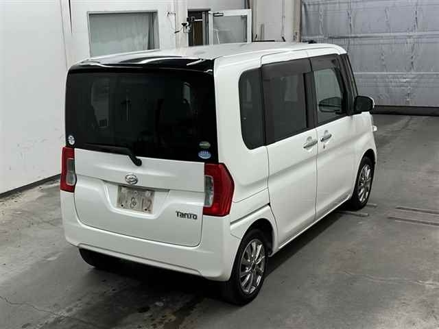 DAIHATSU TANTO 2015