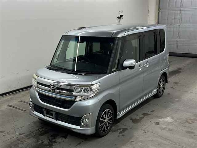 DAIHATSU TANTO 2015
