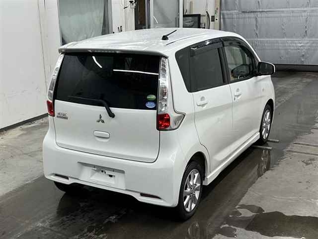 MITSUBISHI EK CUSTOM 2013