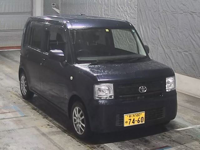 TOYOTA PIXIS SPACE 2014