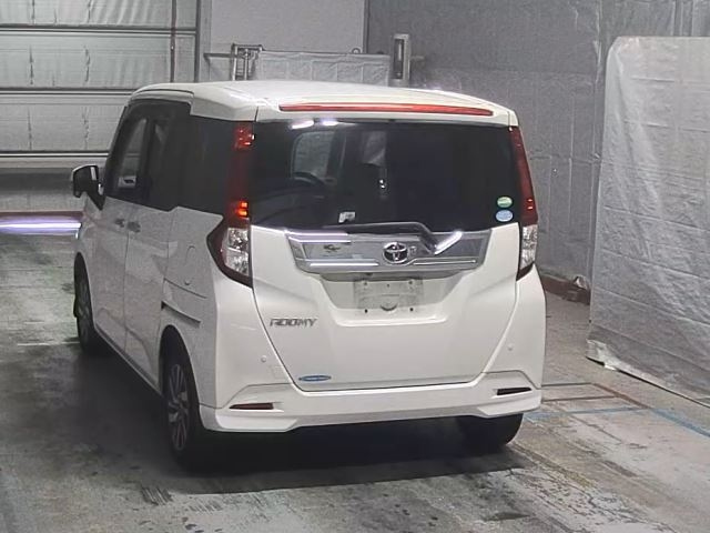 TOYOTA ROOMY 2018
