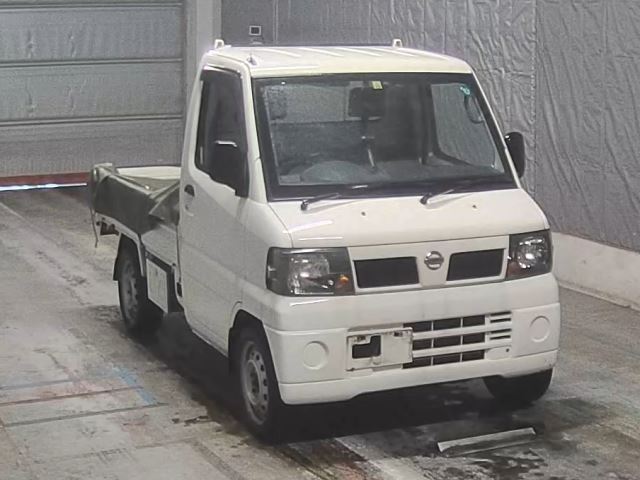 NISSAN CLIPPER TRUCK 2011