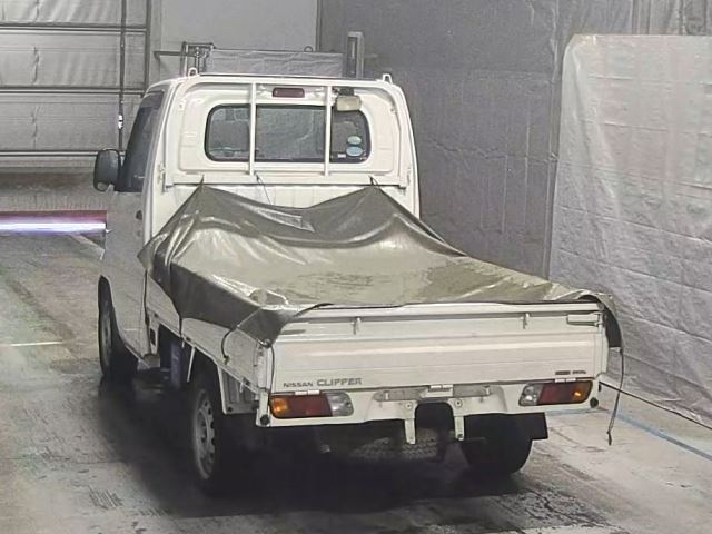 NISSAN CLIPPER TRUCK 2011