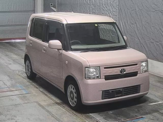TOYOTA PIXIS SPACE 2013