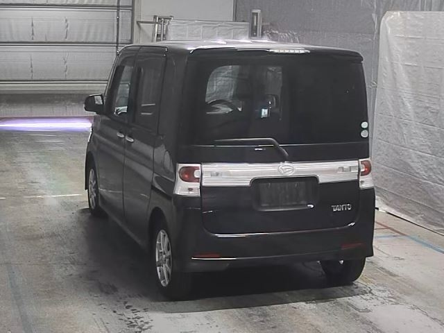 DAIHATSU TANTO 2008