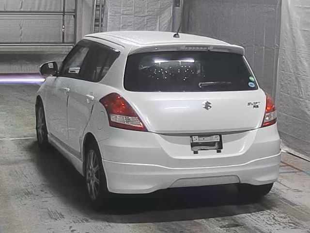 SUZUKI SWIFT 2015