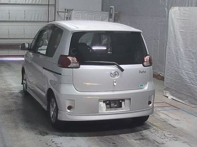 TOYOTA PORTE 2009