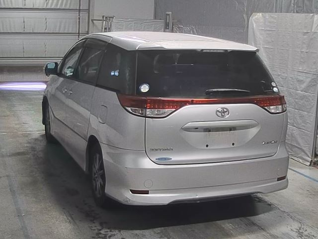 TOYOTA ESTIMA 2010