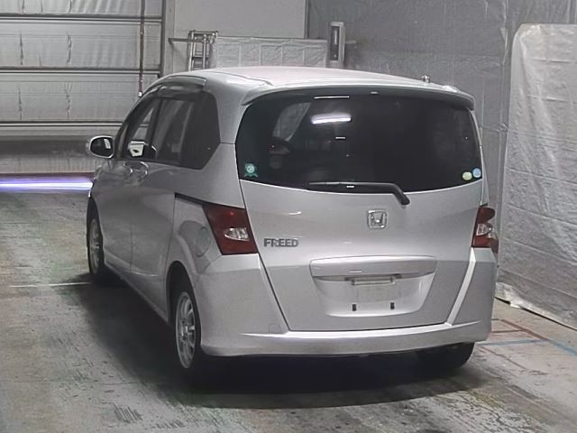 HONDA FREED 2009