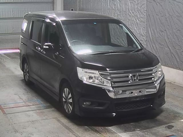 HONDA STEP WAGON 2013