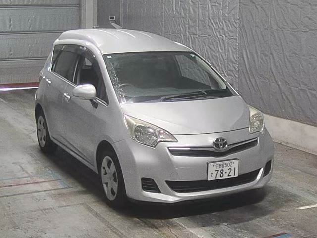 TOYOTA RACTIS 2011