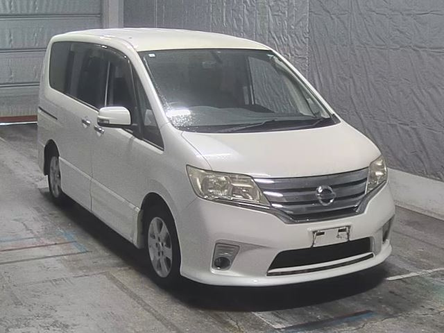 NISSAN SERENA 2011