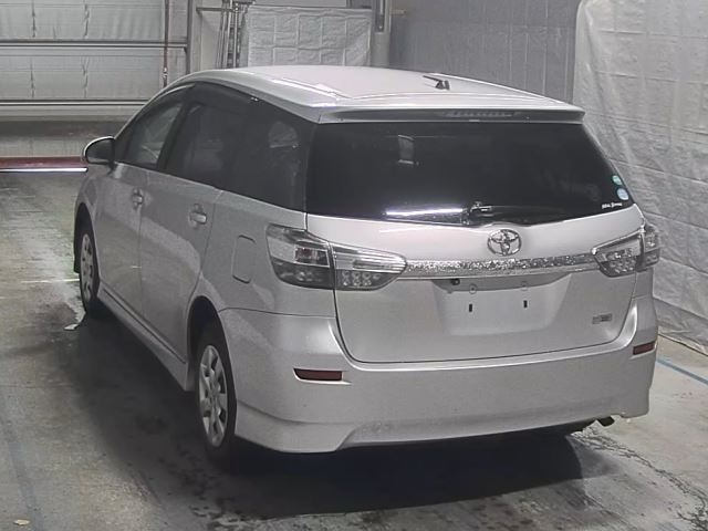TOYOTA WISH 2016