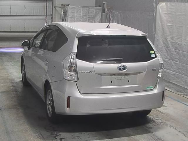 TOYOTA PRIUS ALPHA 2013