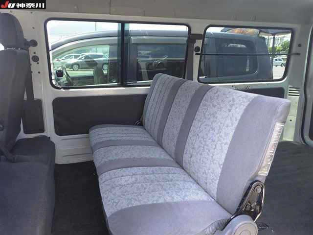 MITSUBISHI DELICA 2009