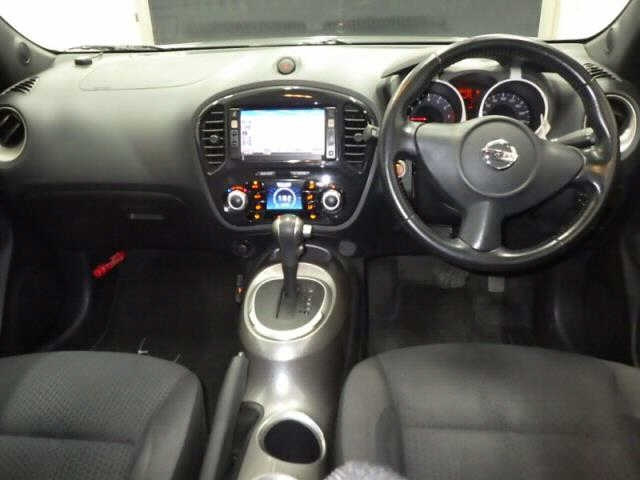 NISSAN JUKE 2011