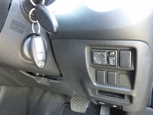 NISSAN JUKE 2011