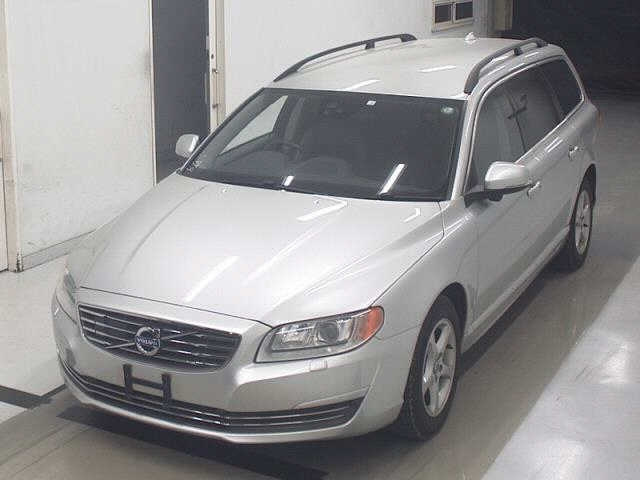 VOLVO V70 2014