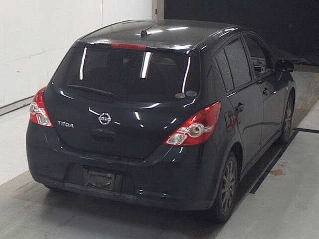 NISSAN TIIDA 2010