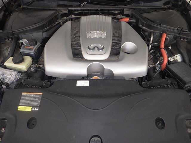 NISSAN FUGA 2016