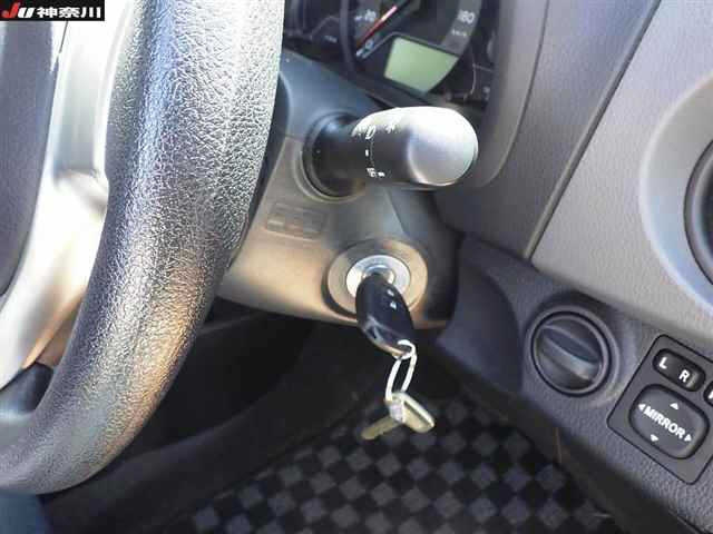 TOYOTA VITZ 2016