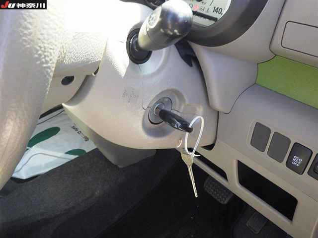 TOYOTA PIXIS SPACE 2014