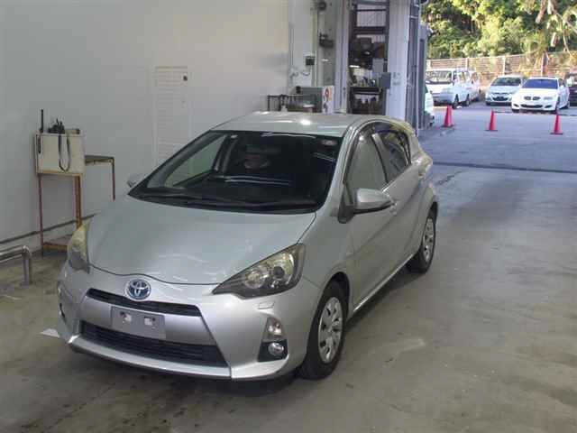 TOYOTA AQUA 2013