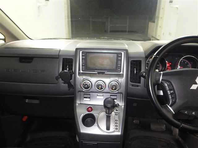 MITSUBISHI DELICA D5 2008