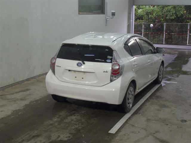 TOYOTA AQUA 2015