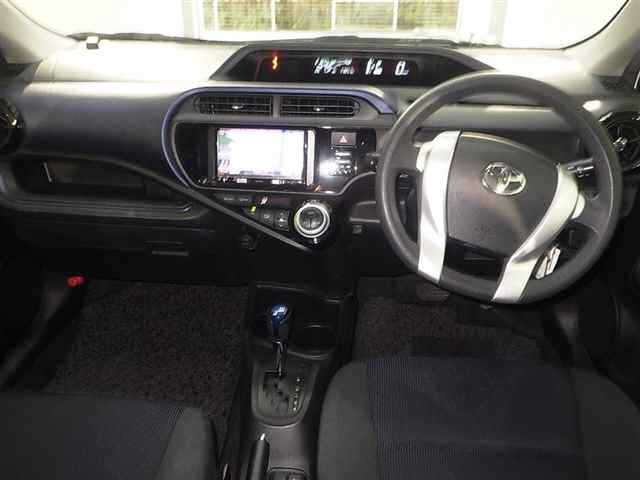 TOYOTA AQUA 2015