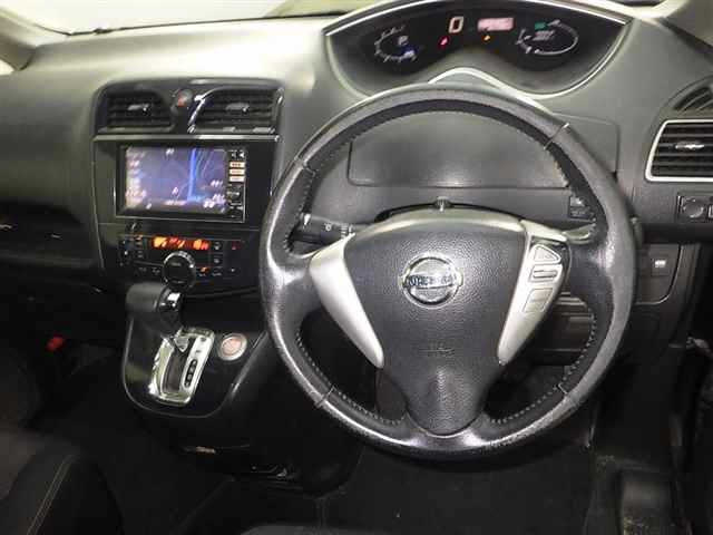 NISSAN SERENA 2013