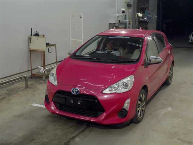 TOYOTA AQUA 2015