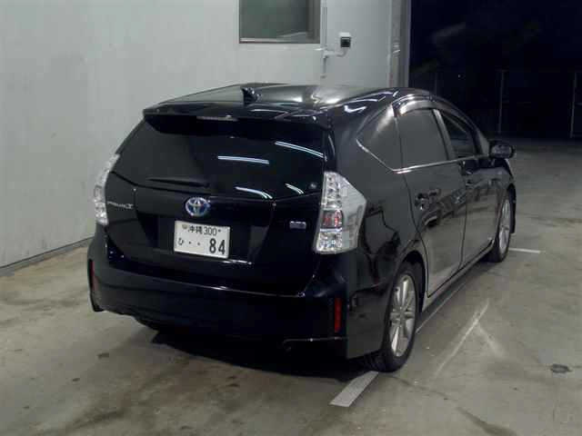 TOYOTA PRIUS ALPHA 2012
