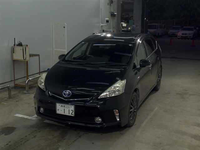 TOYOTA PRIUS ALPHA 2014