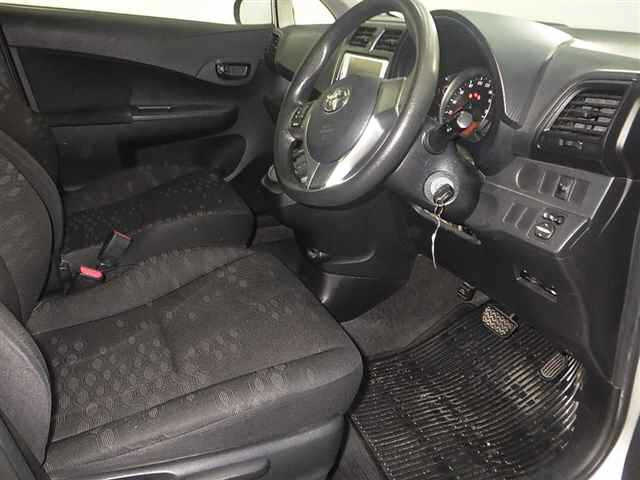 TOYOTA RACTIS 2013