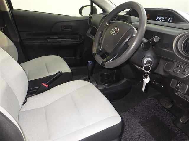 TOYOTA AQUA 2015